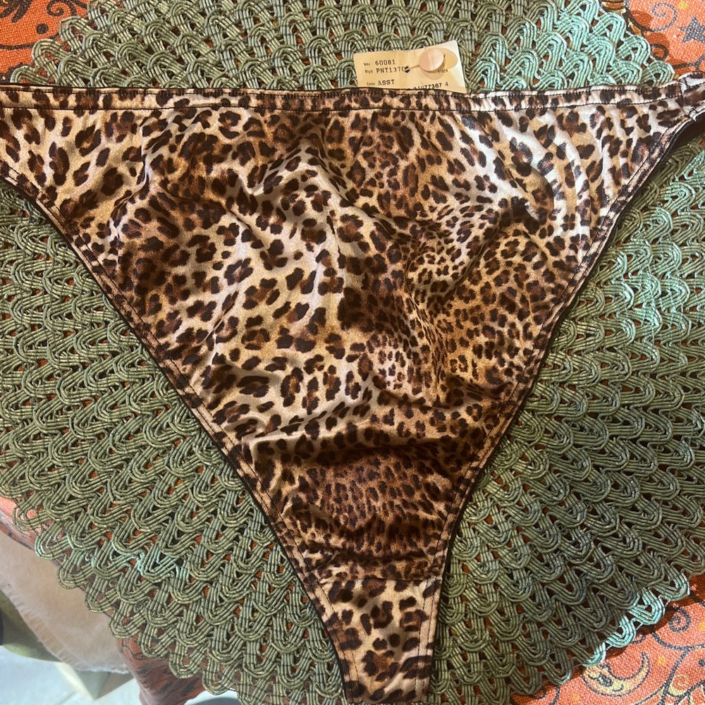 Leopard Print Women’s panty (tong)